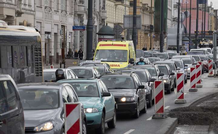 Po wakacyjnym dołku ceny polis OC komunikacyjnego gwałtownie odbiły / autor: Fratria / Andrzej Wiktor