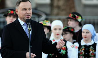 Prezydent chce pomóc nauczycielom kosztami przychodu