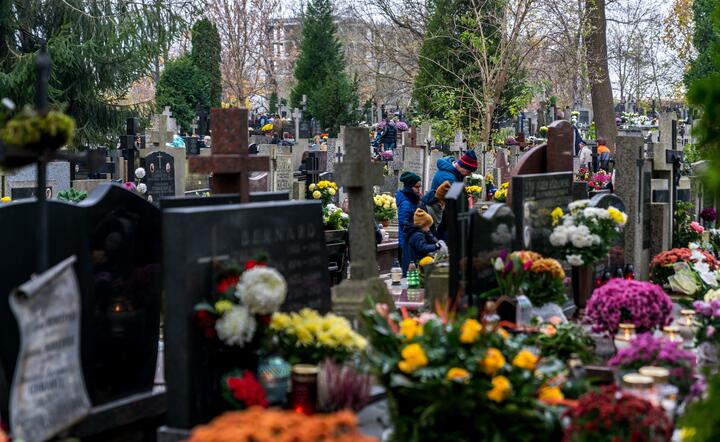 Apel prymasa o odwołanie mszy na cmentarzach 1 listopada