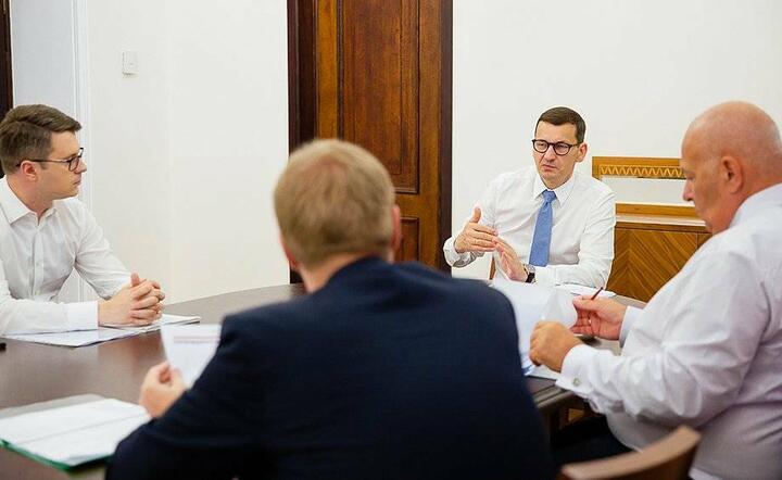 Mateusz Morawiecki podczas spotkania z Tadeuszem Kościńskim / autor: Materiały prasowe