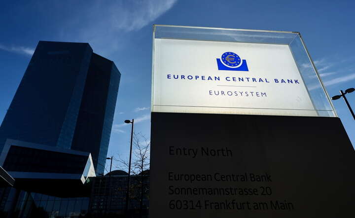 Siedziba Europejskiego Banku Centralnego we Frankfurcie nad Menem / autor: PAP/EPA/RONALD WITTEK 