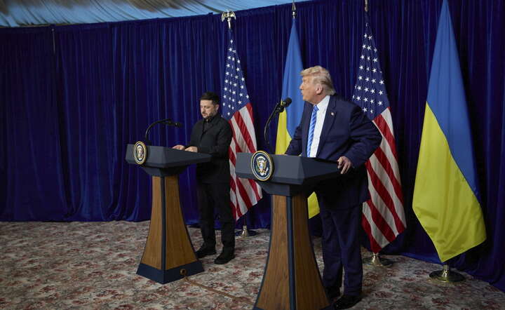 Prezydent USA Donald Trump (P) i prezydent Ukrainy Wołodymir Zelenski (L) po rozmowach na Florydzie, 28-29.12.2025 / autor: PAP/EPA/PRESIDENTIAL PRESS SERVICE