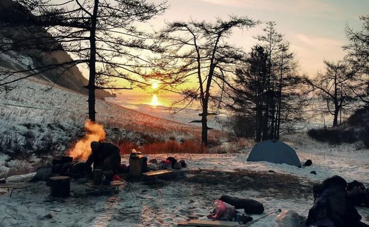 Bushcraft to bliski kontakt z naturą, minimalizm, samowystarczalność i długie przebywanie w lesie / autor: Pixabay