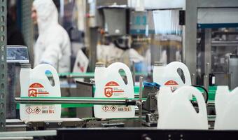 ORLEN wstrzymuje dostawy płynu do dezynfekcji do części supermarketów