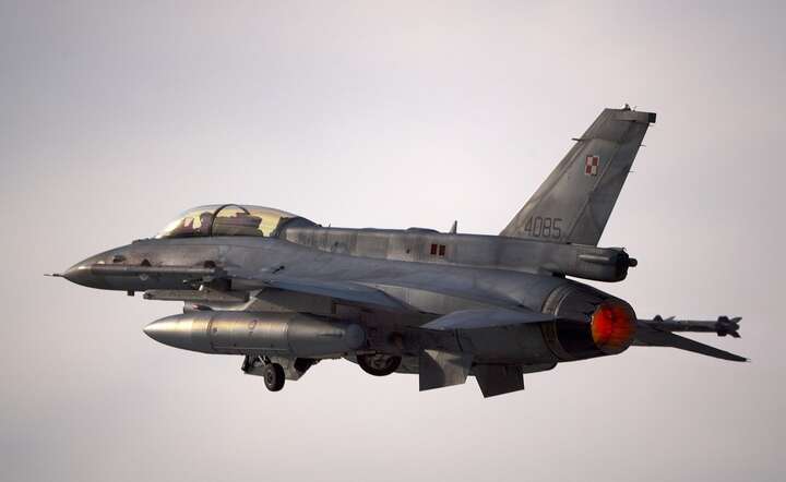 Myśliwiec Lockheed Martin F-16C/D w barwach polskiego lotnictwa / autor: Pixabay