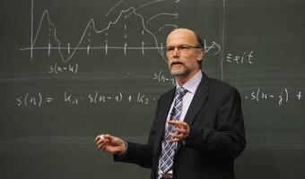Dla nauczycieli: awans, ocena pracy i podwyżki