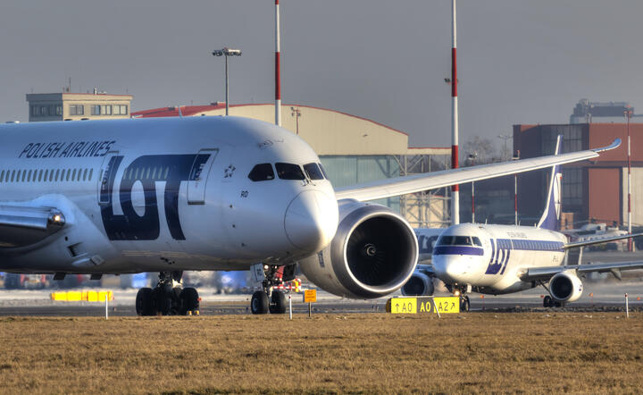 CPK / autor: Dreamliner Polskich Linii Lotniczych LOT na warszawskim Okęciu (fot. Marek Kwasowski)
