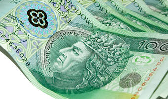 Złoty zyskał na nagłym osłabieniu dolara