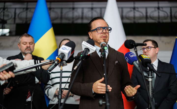 Minister aktywów państwowych Wojciech Balczun podczas konferencji prasowej w siedzibie Urzędu Marszałkowskiego Województwa Śląskiego w Katowicach / autor: PAP/Art Service