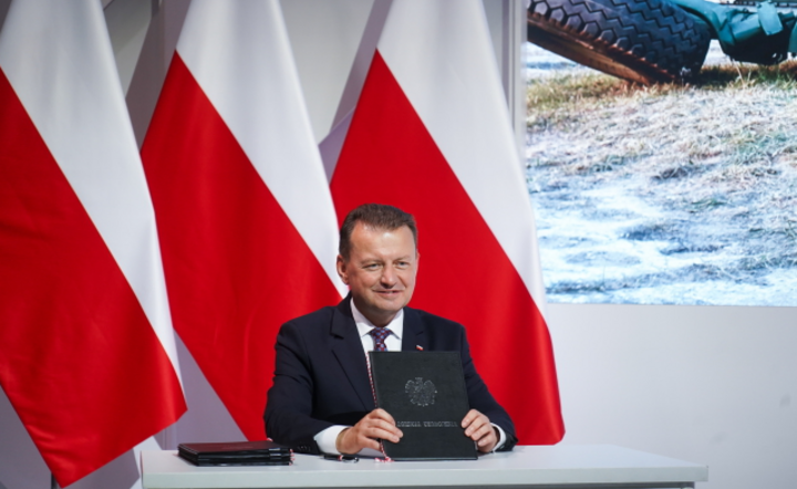 Minister obrony narodowej Mariusz Błaszczak w Kielcach  / autor: PAP/Karol Zienkiewicz
