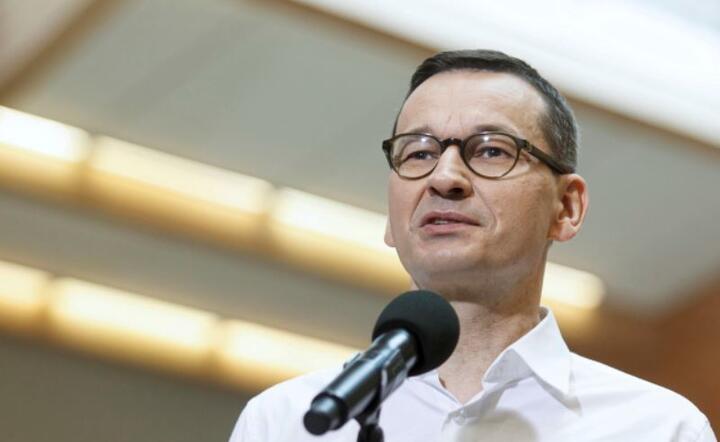 Premier Mateusz Morawiecki podczas wypowiedzi dla mediów po wizycie w siedzibie firmy Scanway we Wrocławiu, 20 bm. / autor: PAP/Aleksander Koźmińsk