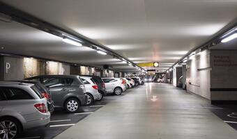 Średni wiek sprowadzanego auta wynosi 13 lat