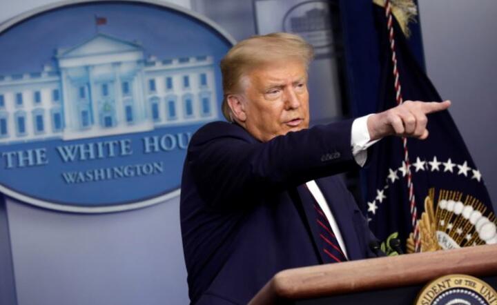 Donald Trump przemawia na konferencji prasowej w Białym Domu w Waszyngtonie, USA, 30 bm.  / autor: PAP/EPA/YURI GRIPAS / POOL