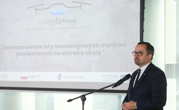 KONFERENCJA NT. LOTÓW BEZZAŁOGOWYCH / autor: PAP/Paweł Supernak