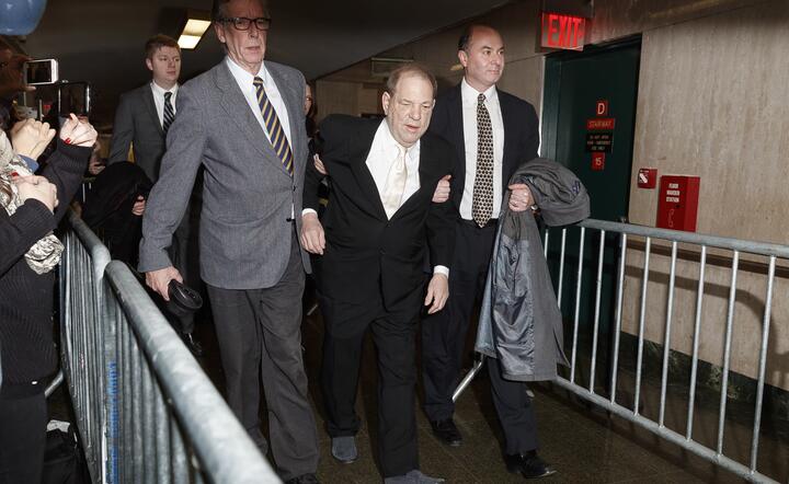 Weinstein w drodze na rozprawę / autor: PAP/EPA/JUSTIN LANE