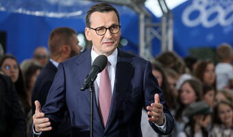 Premier: nie zabraknie pieniędzy na 800 plus