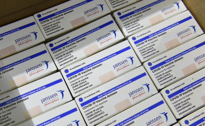 Pierwsza partia szczepionek Janssen na Węgrzech / autor: EPA/PAP