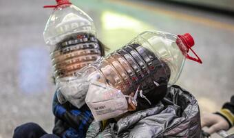 Ponad 1800 ofiar wirusa - wielkie imprezy odwołane