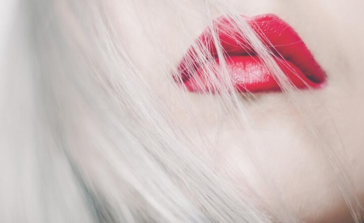 Cyberprzestępcy coraz częściej wykorzystują technologię deepfake do seksualnych szantaży / autor: Pixabay