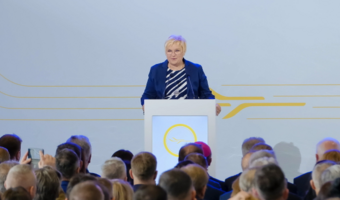 Najważniejsi polscy politycy o lotnisku w Radomiu. [Opinie]