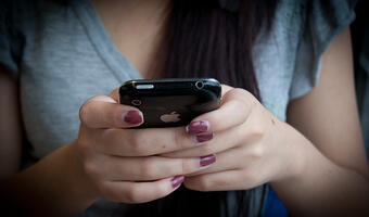 Koniec z naciąganiem SMS-ami Premium
