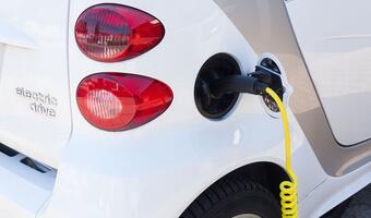 Rośnie liczba chętnych na auta elektryczne