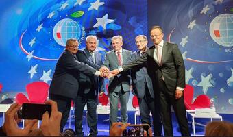 KRYNICA: Adamczyk: Czas połączyć kraje Trójmorza drogami i koleją