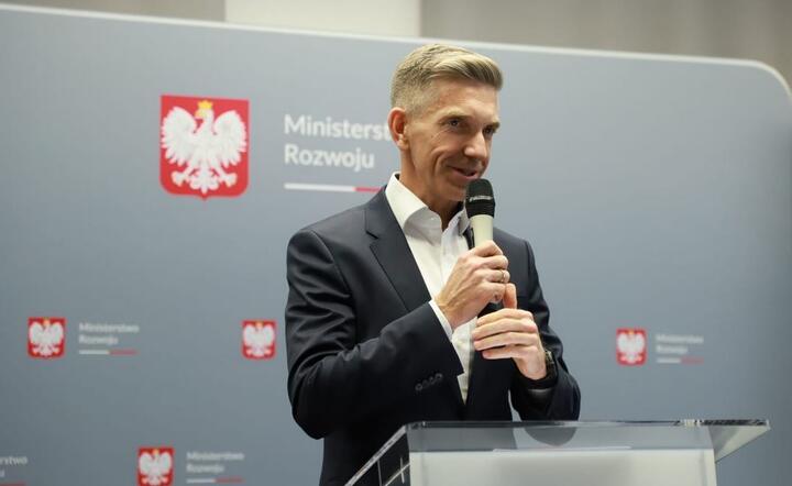 Dr Jarosław Oleszczuk, prezes AstraZeneca Pharma  Poland  / autor: Ministerstwo Rozwoju