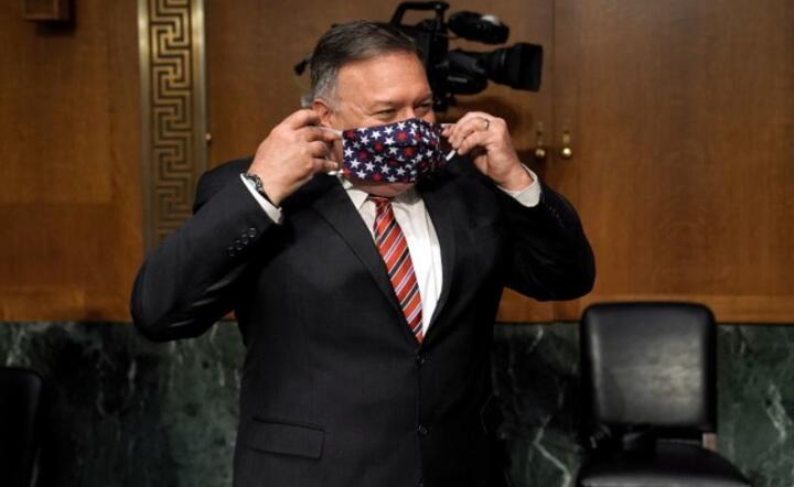 Sekretarz stanu USA Mike Pompeo po przesłuchaniu Komisji Spraw Zagranicznych Senatu nt. wniosku administracji Trumpa o budżet na rok 2021 / autor: PAP/EPA/GREG NASH / POOL