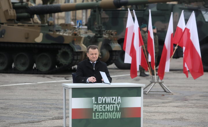 wicepremier i szef MON Mariusz Błaszczak podczas ogłoszenia utworzenia nowej dywizji Wojska Polskiego – 1 Dywizji Piechoty Legionów / autor: fotoserwis PAP