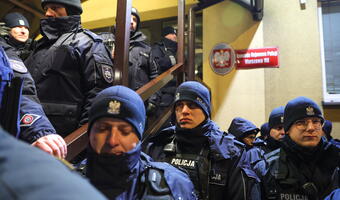 "Policja wtargnęła bez okazania żadnego dokumentu"