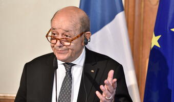 Francja nie wycofuje się z umowy z Iranem