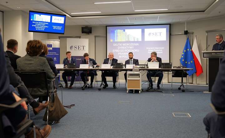 Prezentacja raportu Fundacji SET „Skutki wdrożenia Dyrektywy EPBD (dyrektywa budynkowa) do porządku prawnego w Polsce" / autor: materiały prasowe Fundacji SET