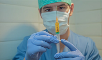 Niemiecka dokładność? Podano 5-krotną dawkę szczepionki na koronawirusa