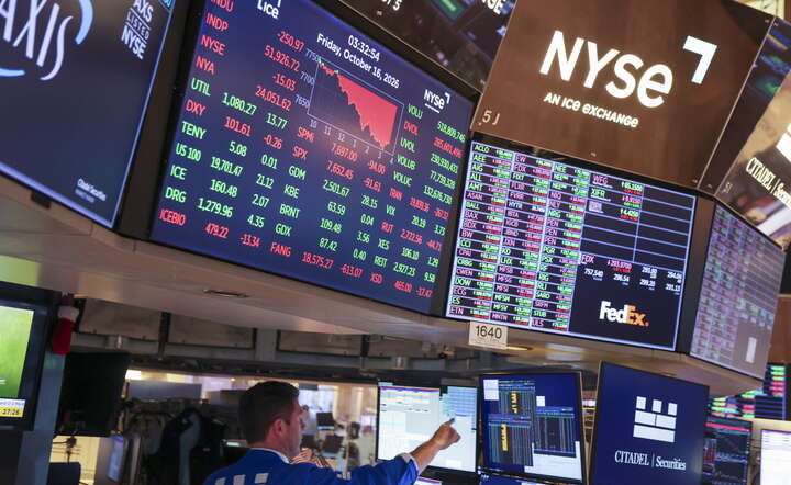 Na Wall Street widać pierwsze oznaki zmiany priorytetów. Nz. parkiet giełdy nowojorskiej, 16 października 2026 / autor: PAP/EPA/SARAH YENESEL
