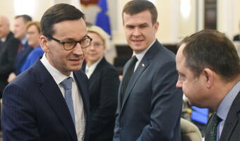 Premier poleci do USA. Wizy, wojsko, czy reparacje?
