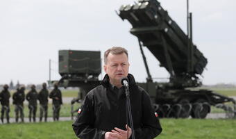 Błaszczak wzywa do zwiększenia presji na Rosję
