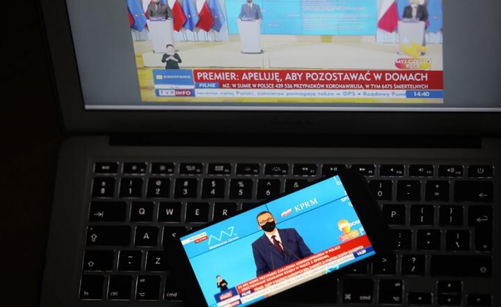 Premier Mateusz Morawiecki podczas konferencji prasowej  / autor: PAP/Leszek Szymański