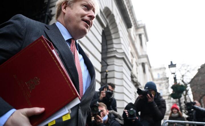 Brytyjski premier Boris Johnson / autor: PAP/EPA/ANDY RAIN