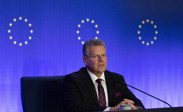 Unijny komisarz ds. handlu Marosz Szefczovicz na konferencji w Pekinie / autor: PAP/EPA/JESSICA LEE