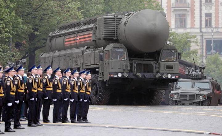 Termojądrowy międzykontynentalny pocisk balistyczny  / autor: PAP/EPA/YURI KOCHETKOV 