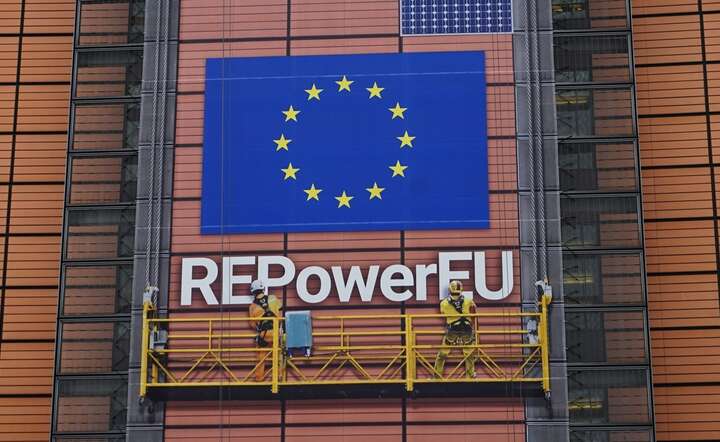 Unijna strategia REPowerEU zakończyła się fiaskiem. Paliwa z Rosji nie zniknęły z Europy / autor: Fratria / MK