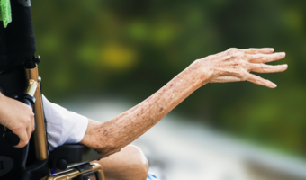 Seniorka uwierzyła fałszywej córce i straciła 15 tys. zł