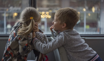 Kontrole stanu technicznego autobusów, przewożących dzieci do szkół to konieczność