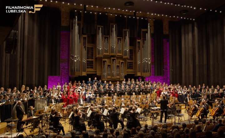 Wykonanie kantaty scenicznej „Carmina Burana" w sali Filharmonii im. Henryka Wieniawskiego w Lublinie / autor: materiały prasowe Opery Lubelskiej