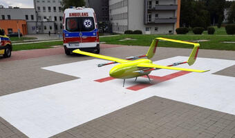 Szybki dron dostarczył paczki medyczne