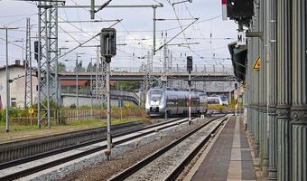 PKP PLK montują nowe urządzenia do monitorowania stanu taboru