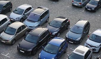 Warszawa. Zwężają Marszałkowską, tną miejsca parkingowe