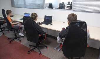 Koniec z laptopami dla uczniów. Rząd wycofuje program