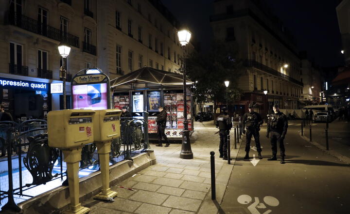 autor: PAP/EPA/ETIENNE LAURENT